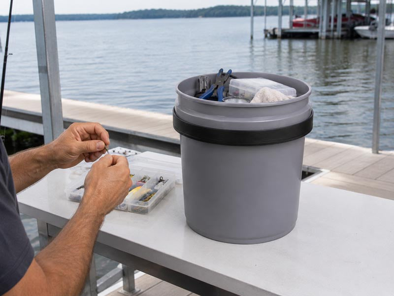 V1 - Horizontal Mount 5 Gallon Bucket Holder